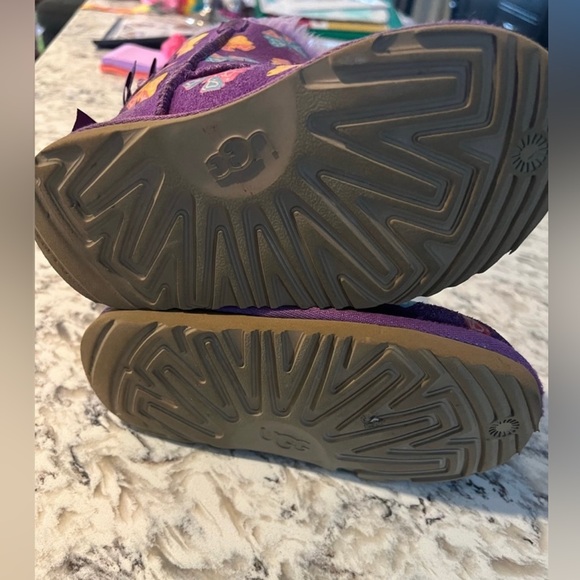 UGG T Bailey Butterfly Bow boots, purple, size 11 EUC! - Picture 3 of 4